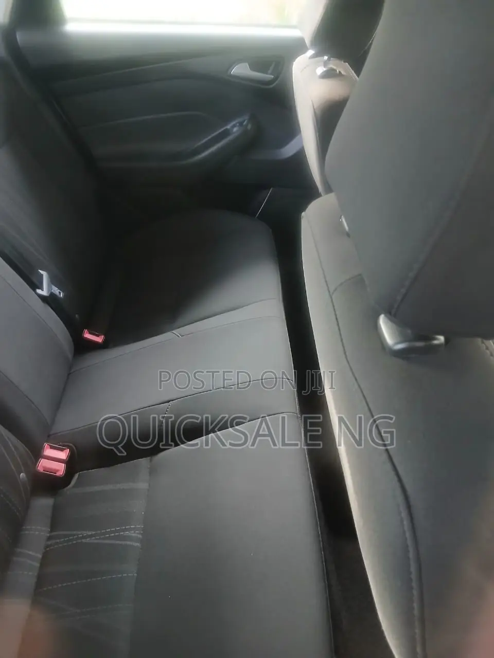 Ford Focus SEL Sedan FWD (2.0L 4cyl 6A) 2017 Blue