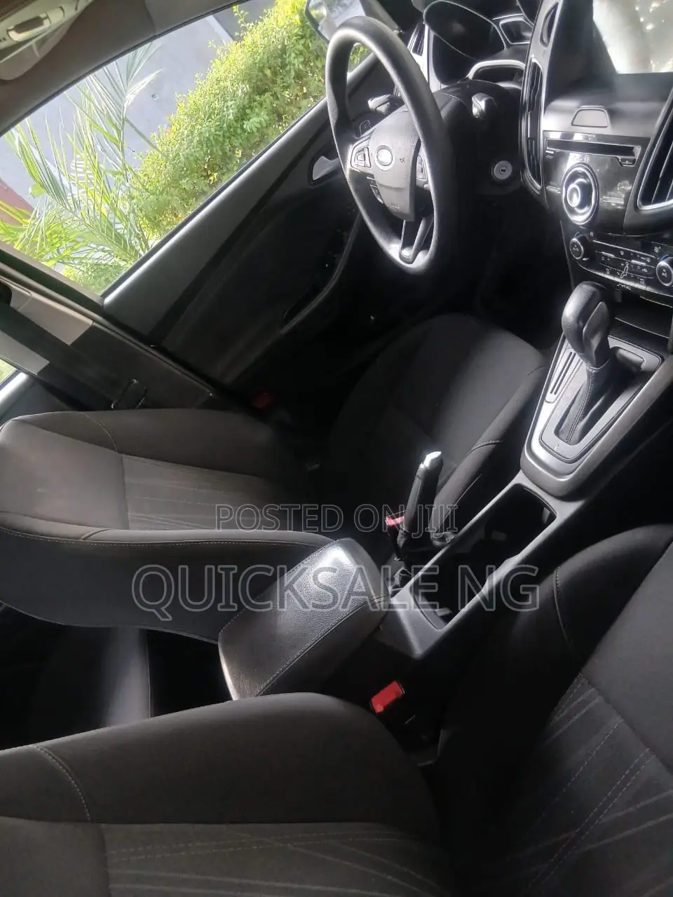 Ford Focus SEL Sedan FWD (2.0L 4cyl 6A) 2017 Blue