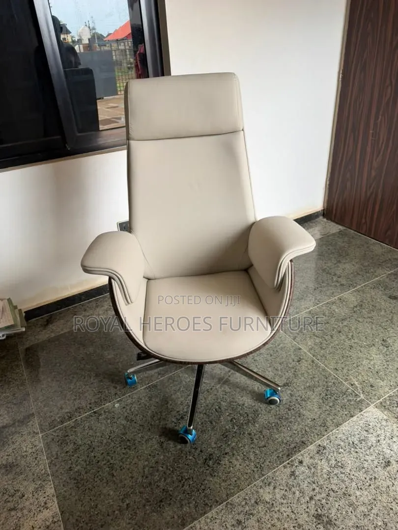 10 Seater Executive Boardroom Conference Table Chairs
