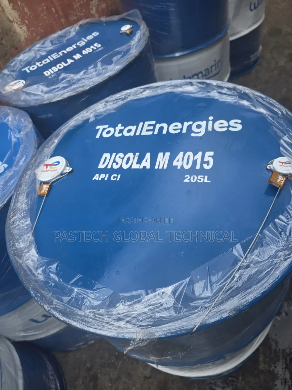 4-Stroke Trunk Piston Engine Oil || TotalEnergies Disola M 4015 205L