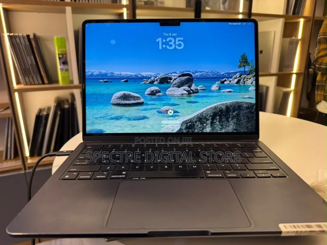 Laptop Apple MacBook Air 2023 M2 8GB Apple M2 SSD 256GB