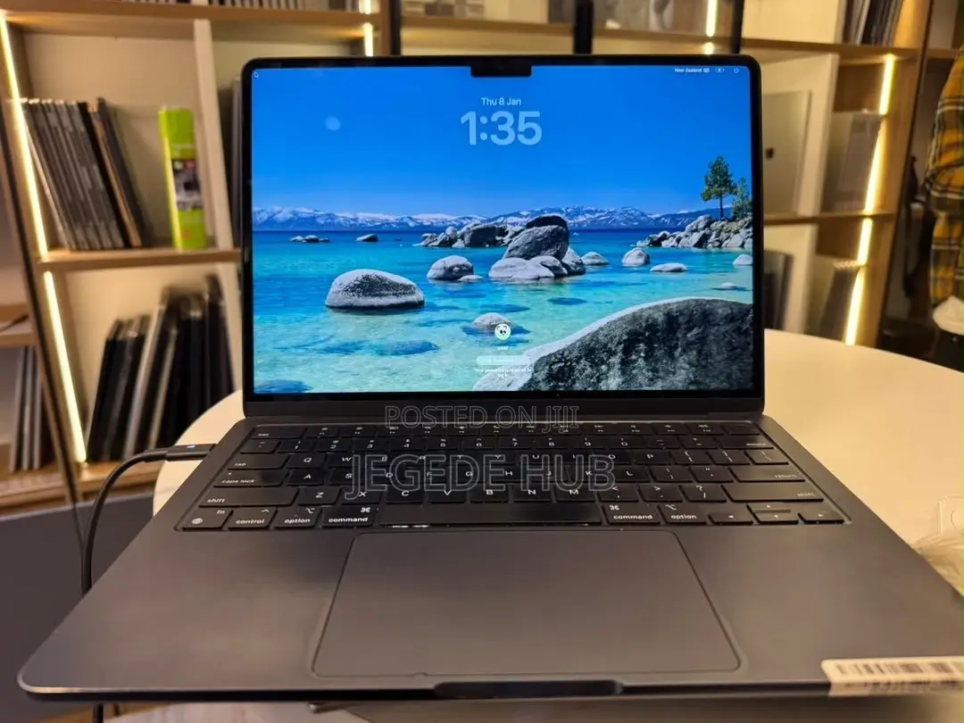 Laptop Apple MacBook Air 2023 M2 8GB Apple M2 SSD 256GB
