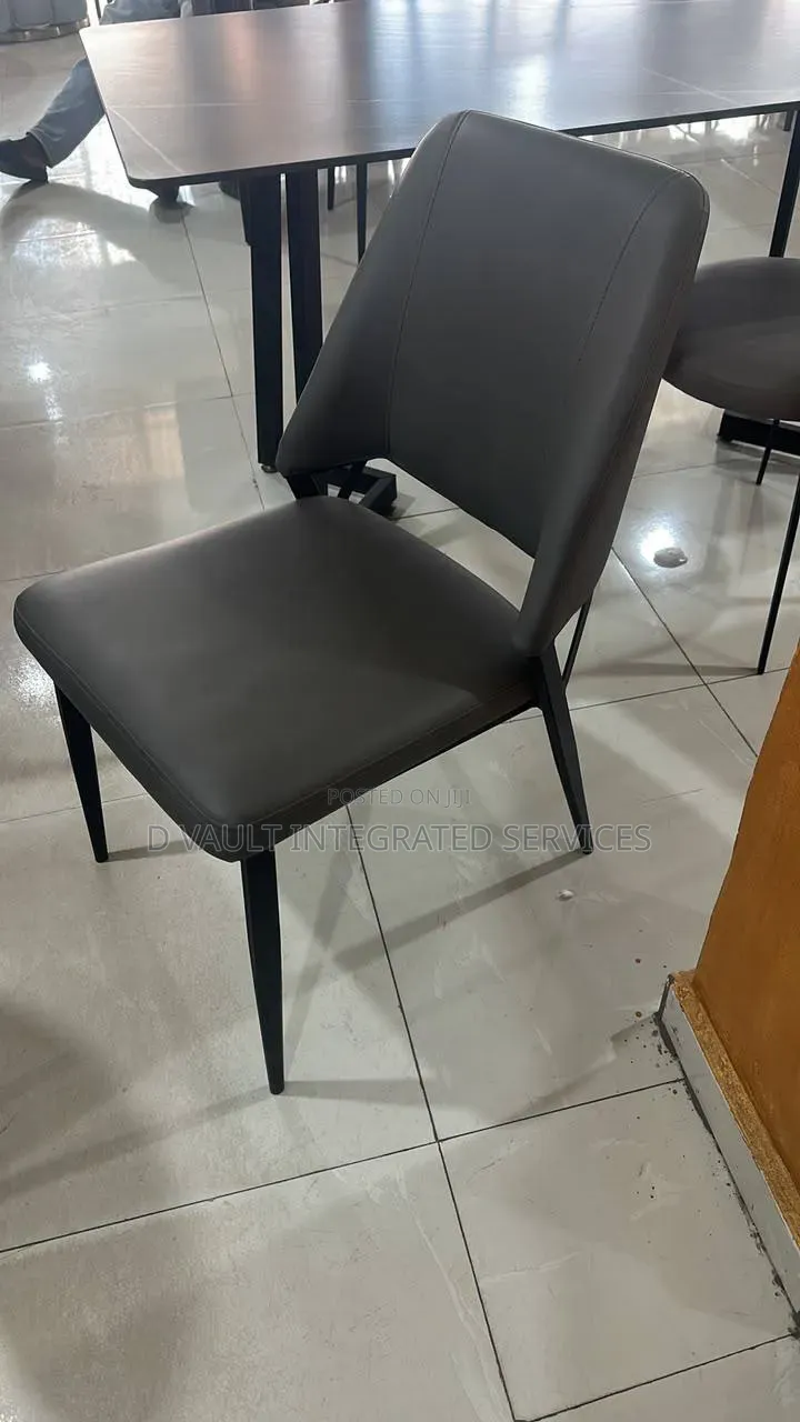Dining Chair / Modern Visitors Chair