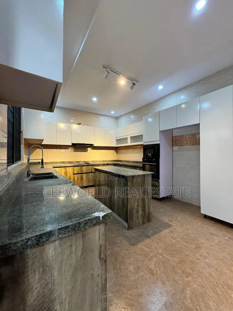 4bdrm Duplex in Ikolaba Gra, Bodija for sale