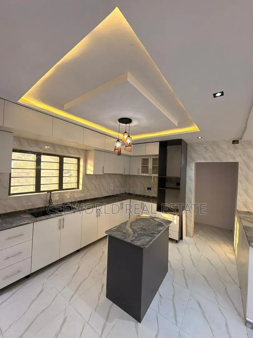 4bdrm Duplex in Oluyole Estate for sale