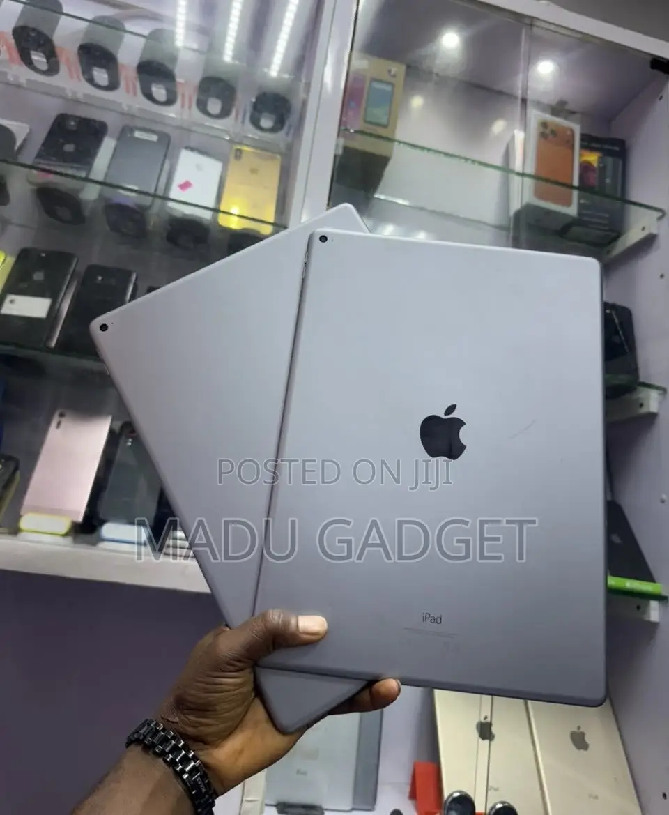 Apple iPad Pro 12.9 (2015) 32 GB Gray