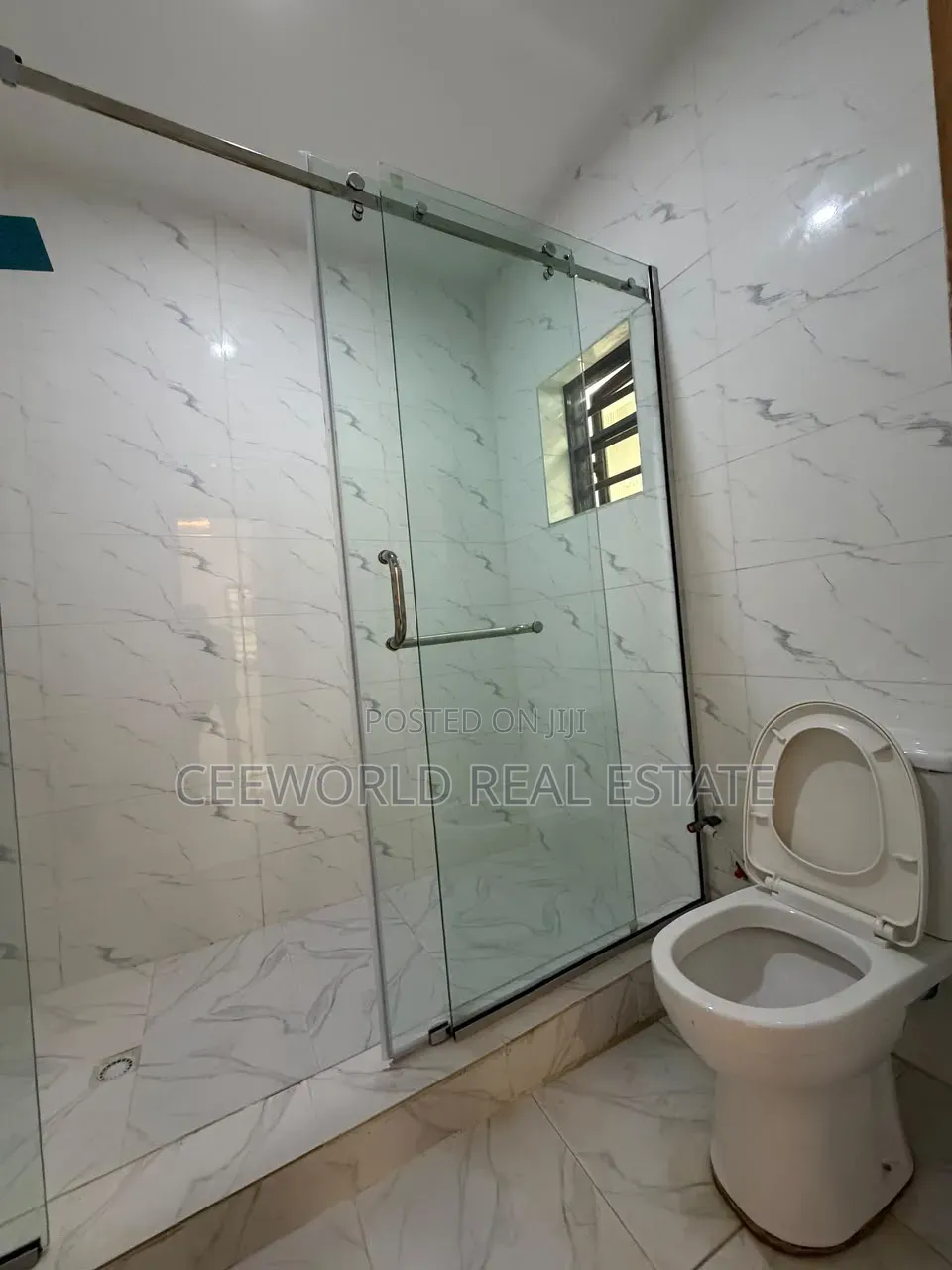 5bdrm Duplex in Oke'Badan Estate for sale