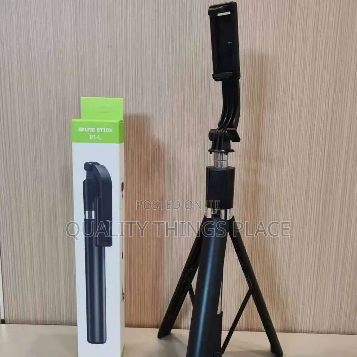 6 Feet Long Tripod Stand and Selfie Stick With Fill Light