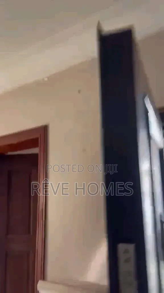 3bdrm Block of Flats in Mende for rent