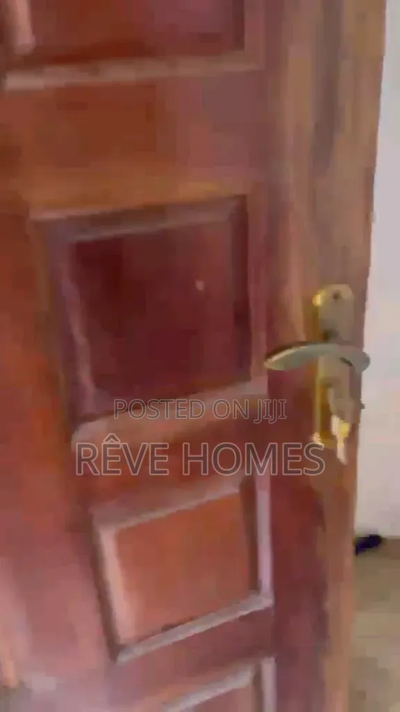 3bdrm Block of Flats in Mende for rent