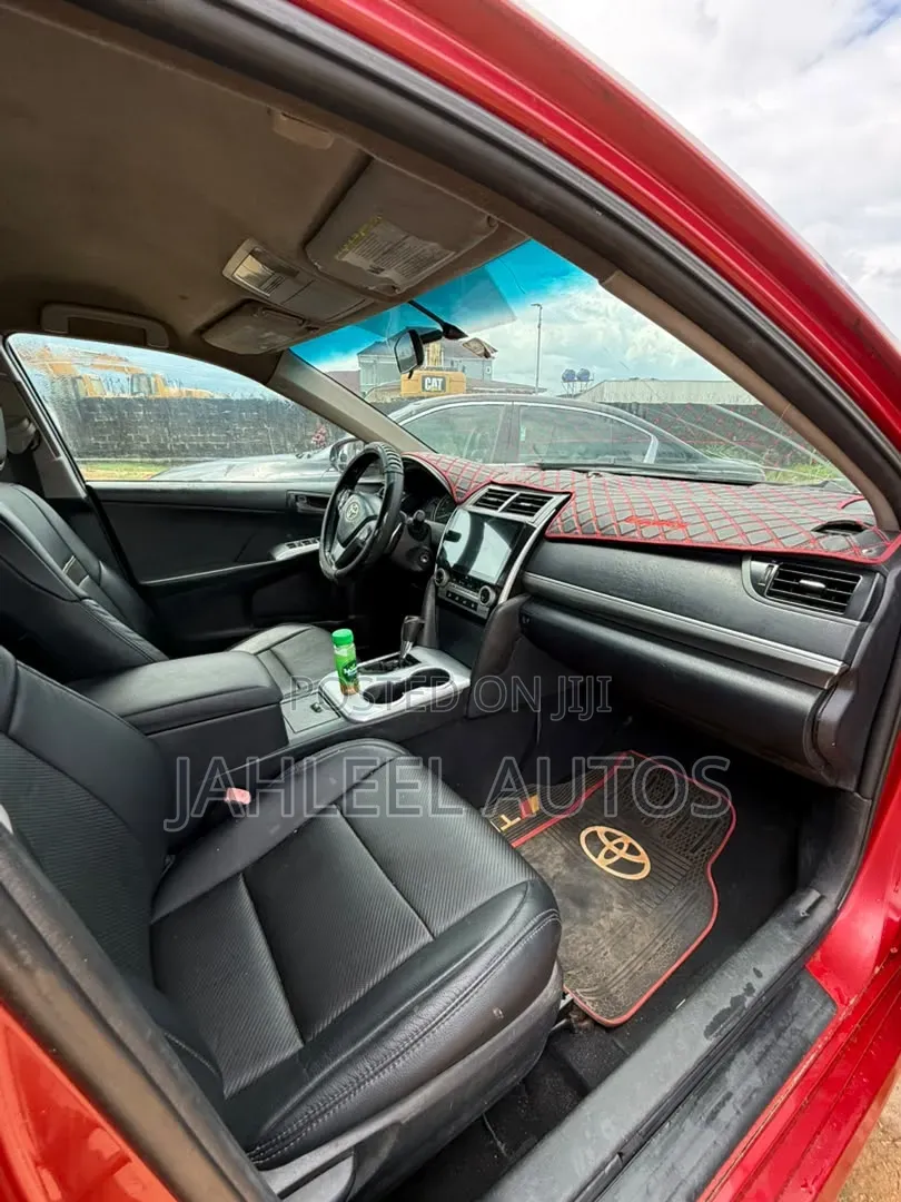 Toyota Camry SE 4dr Sedan (2.5L 4cyl 6A) 2013 Red