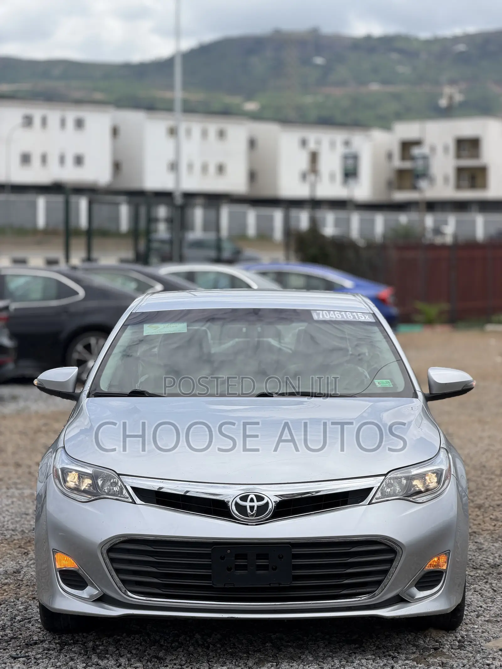 Toyota Avalon XLE Premium Sedan FWD (3.5L 6cyl 6A) 2013 Silver