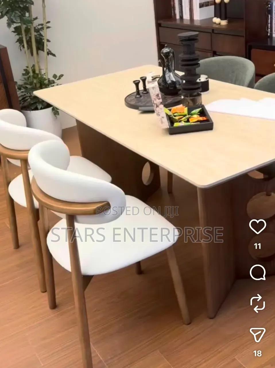Dining Chair / Modern Restaurant Chair.