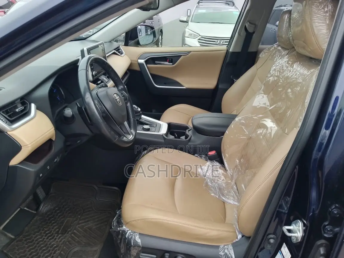 Toyota RAV4 2019 Blue