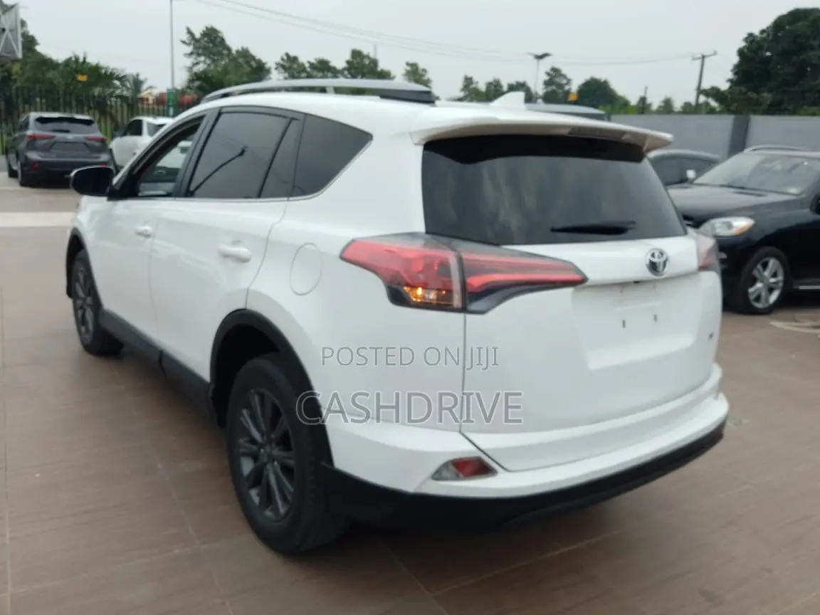 Toyota RAV4 2018 White