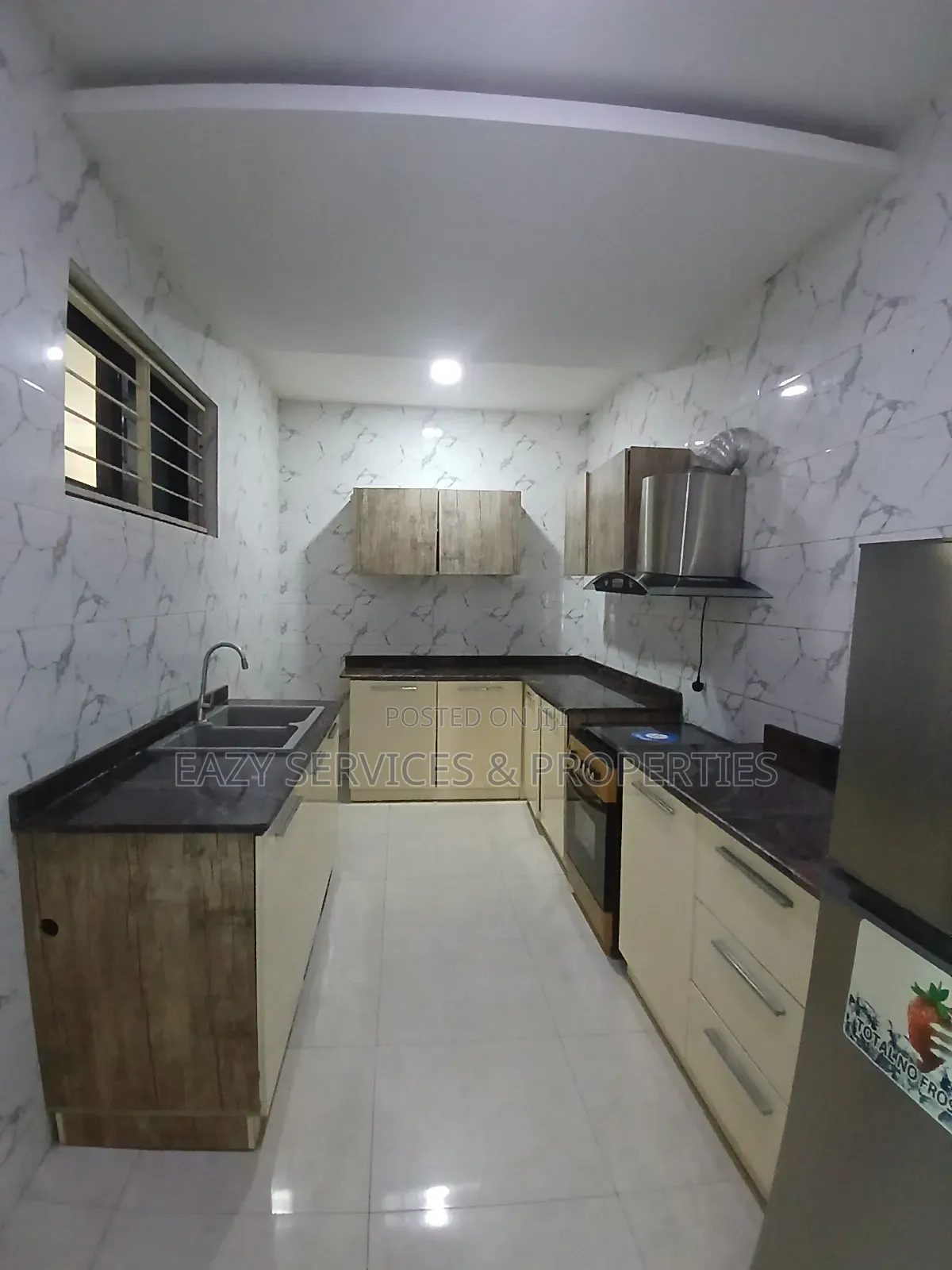 Furnished 2bdrm Block of Flats in U3 Estate, Lekki Phase 1 for rent