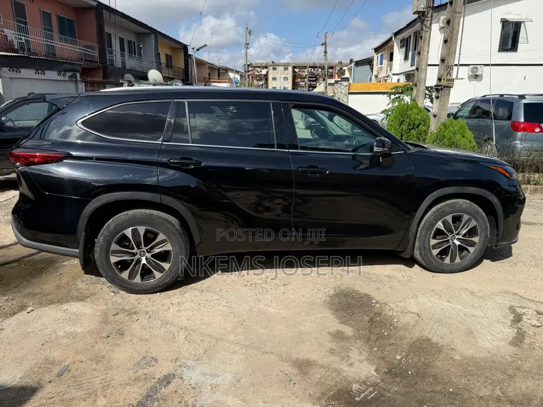 Toyota Highlander XLE 2021 Black