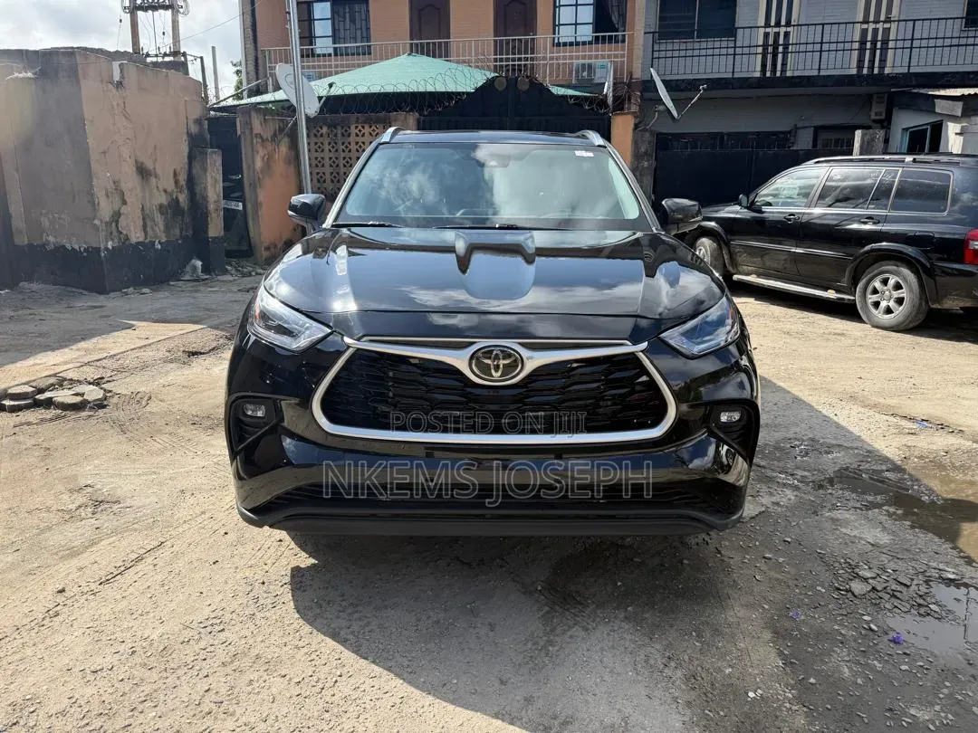 Toyota Highlander XLE 2021 Black