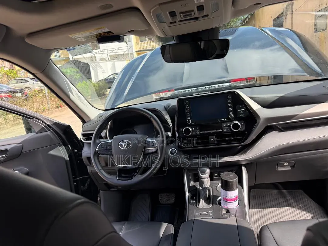 Toyota Highlander XLE 2021 Black