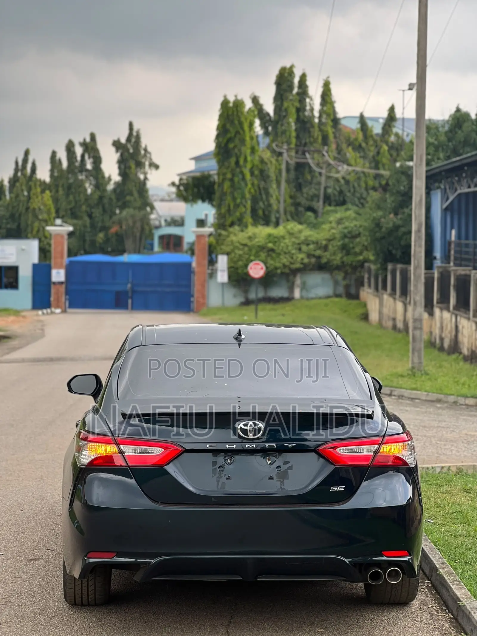 Toyota Camry 2019 Blue