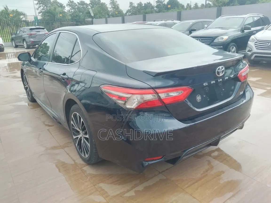 Toyota Camry 2018 Purple