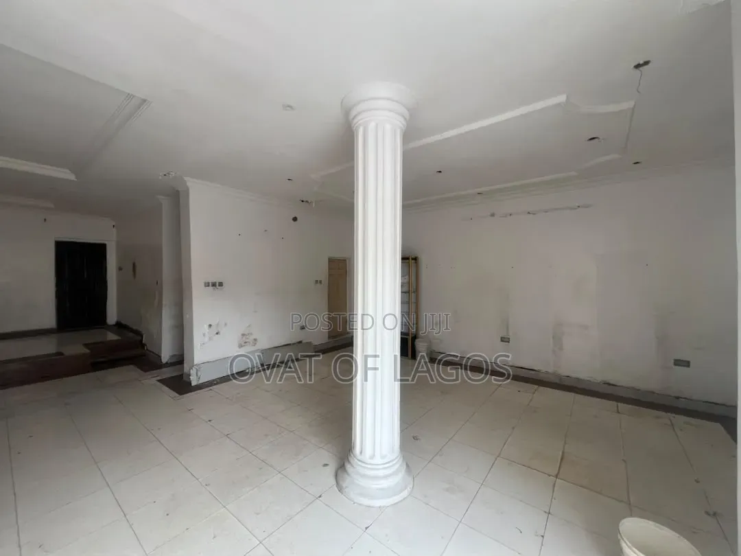 4bdrm Duplex in Lekki Phase 1 for rent