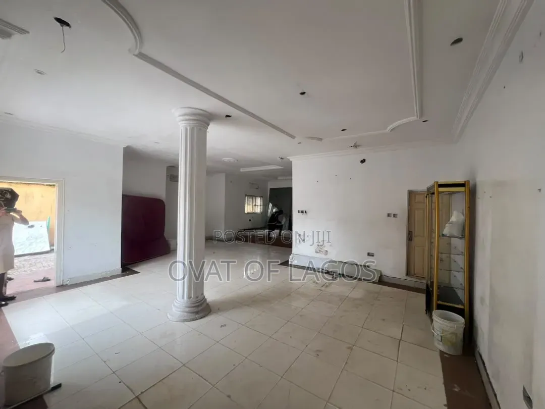 4bdrm Duplex in Lekki Phase 1 for rent