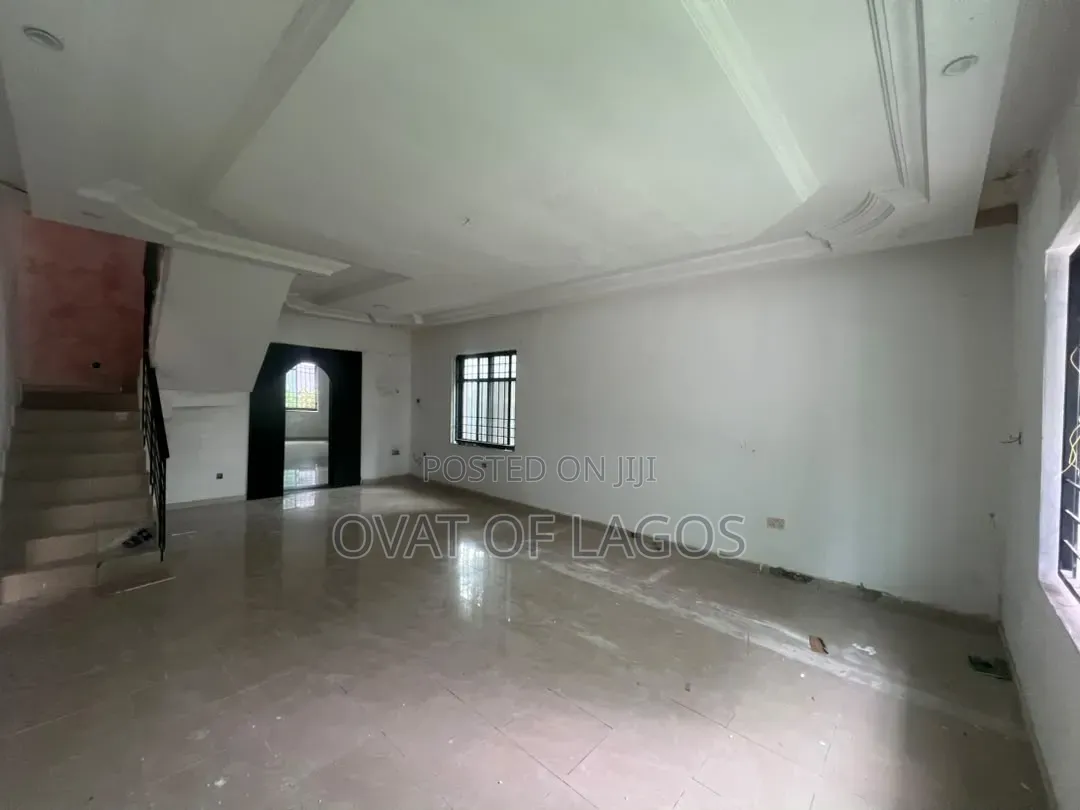 4bdrm Duplex in Lekki Phase 1 for rent