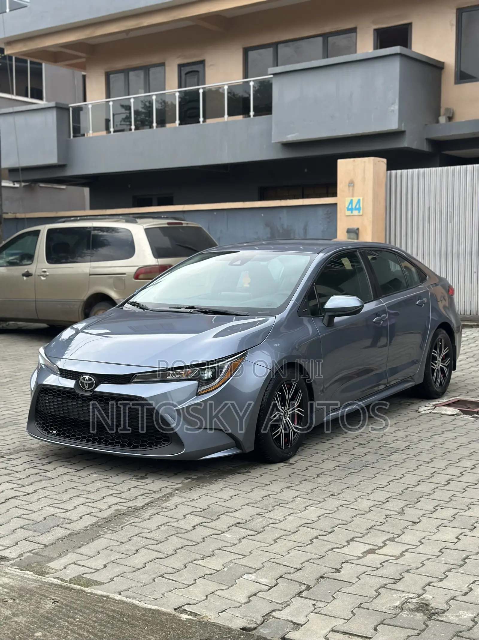Toyota Corolla LE 2021 Blue