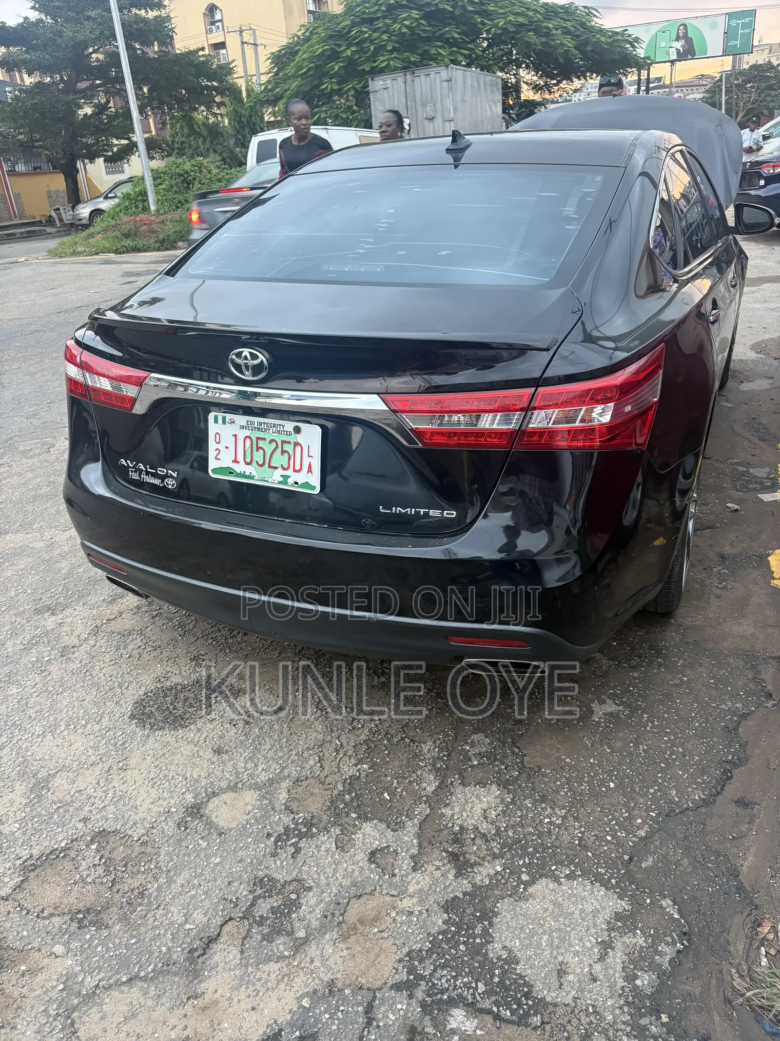 Toyota Avalon Limited 4dr Sedan (3.5L 6cyl 6A) 2015 Black
