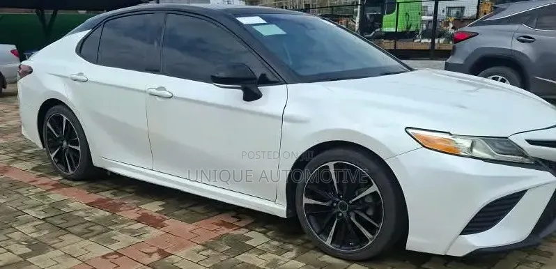 Toyota Camry XSE (2.5L 4cyl 8A) 2019 White