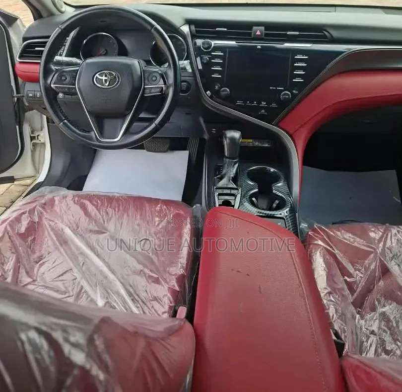Toyota Camry XSE (2.5L 4cyl 8A) 2019 White