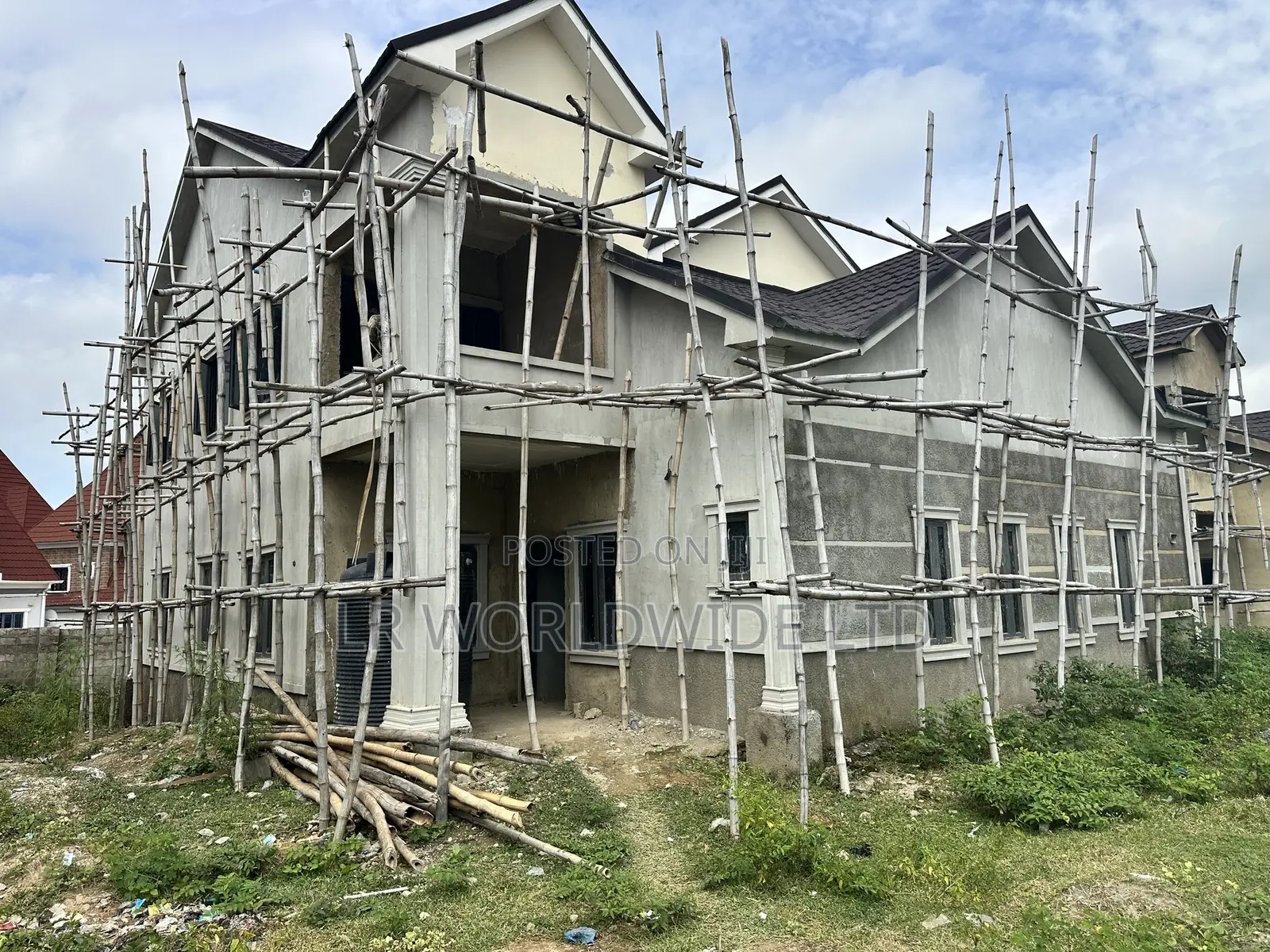 4bdrm Duplex in Lugbe District for sale