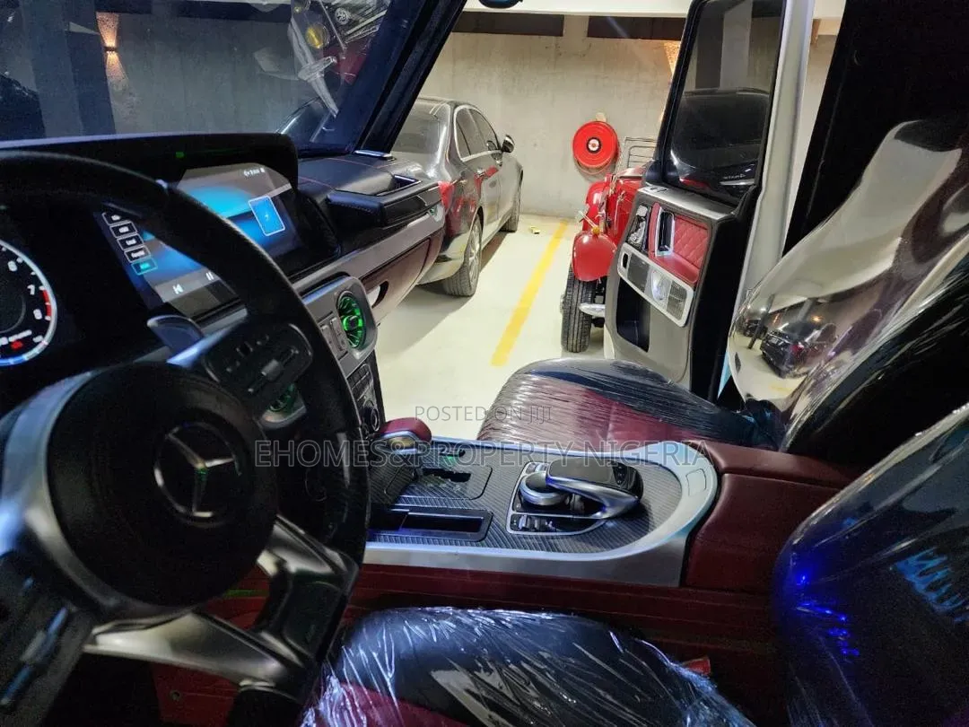 Mercedes-Benz G-Class 2025 Gold