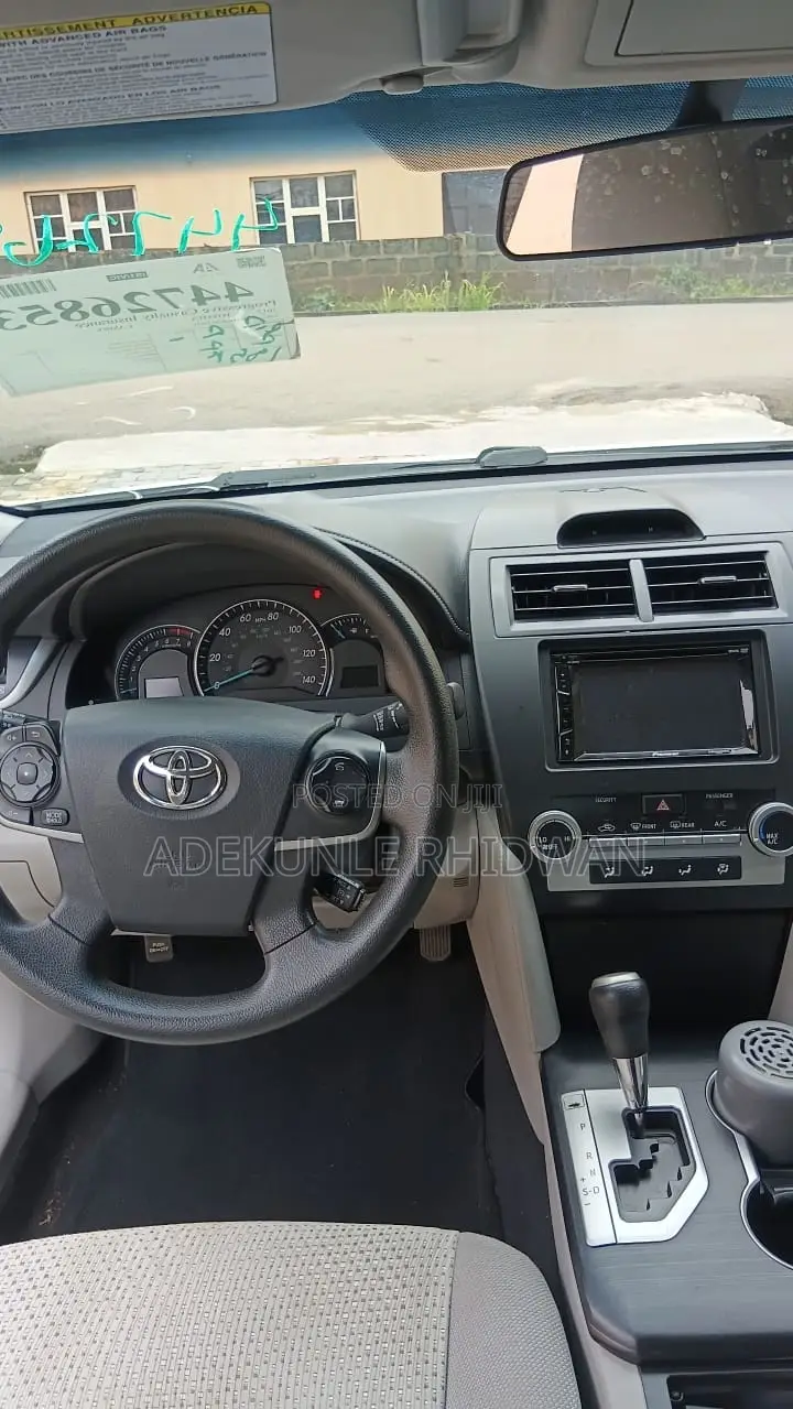 Toyota Camry LE 4dr Sedan (2.5L 4cyl 6A) 2012 White