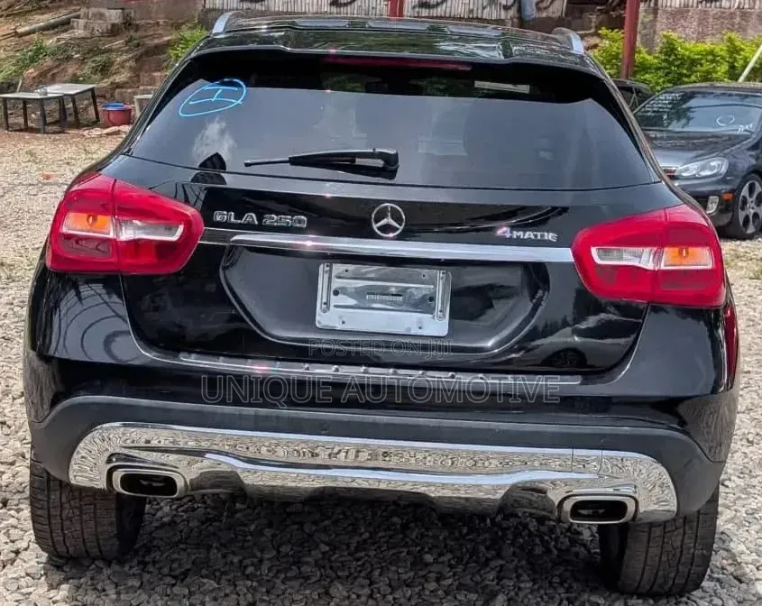 Mercedes-Benz GLA-Class 2016 Black