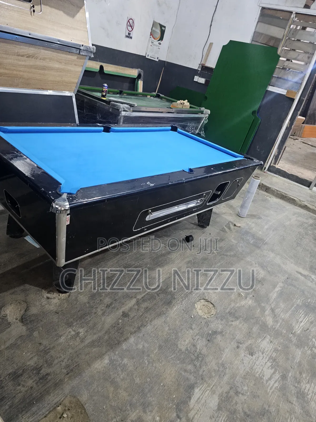 Standard Size Marble Coin Operated Snooker Table With Complete Accesso