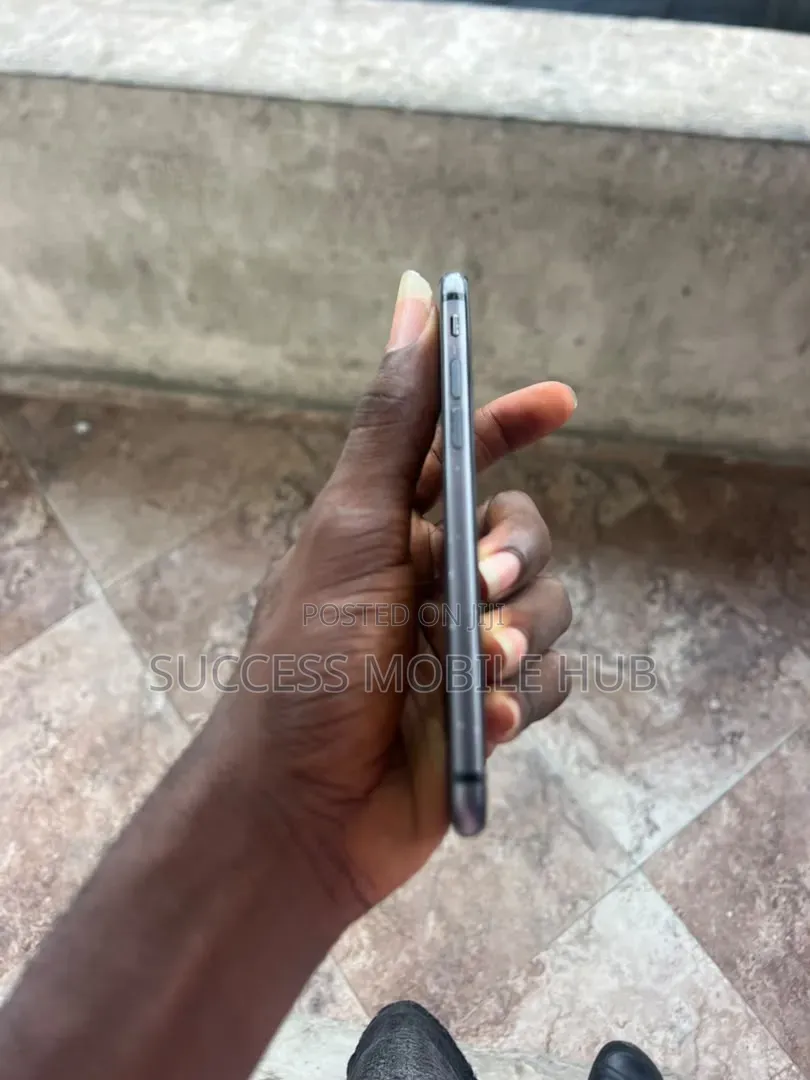 Apple iPhone 8 64 GB Black
