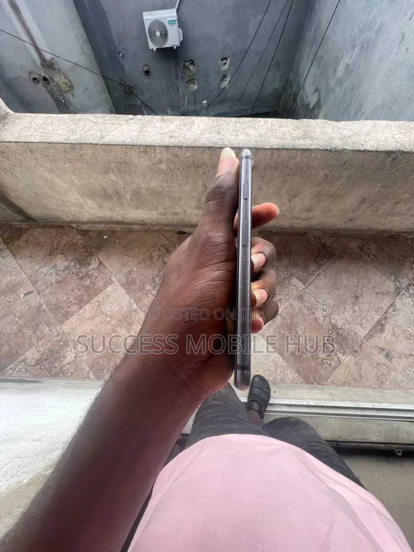 Apple iPhone 8 64 GB Black