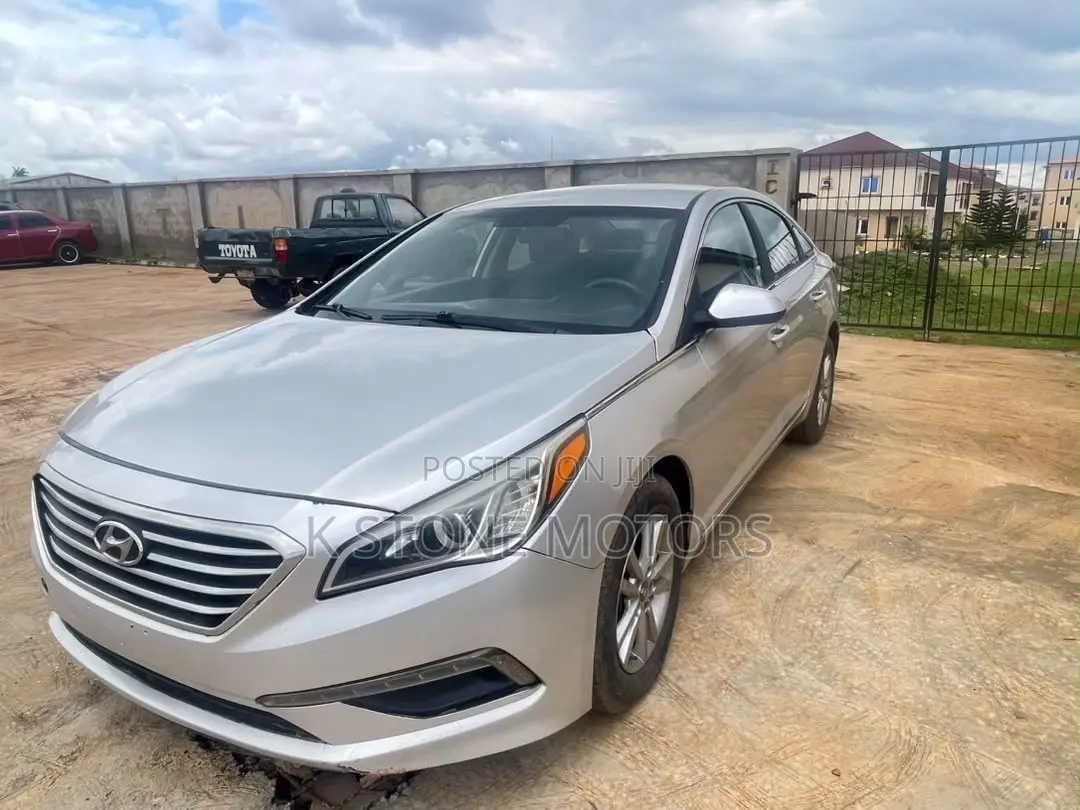 Hyundai Sonata Limited 4dr Sedan (2.4L 4cyl 6A) 2015 Silver