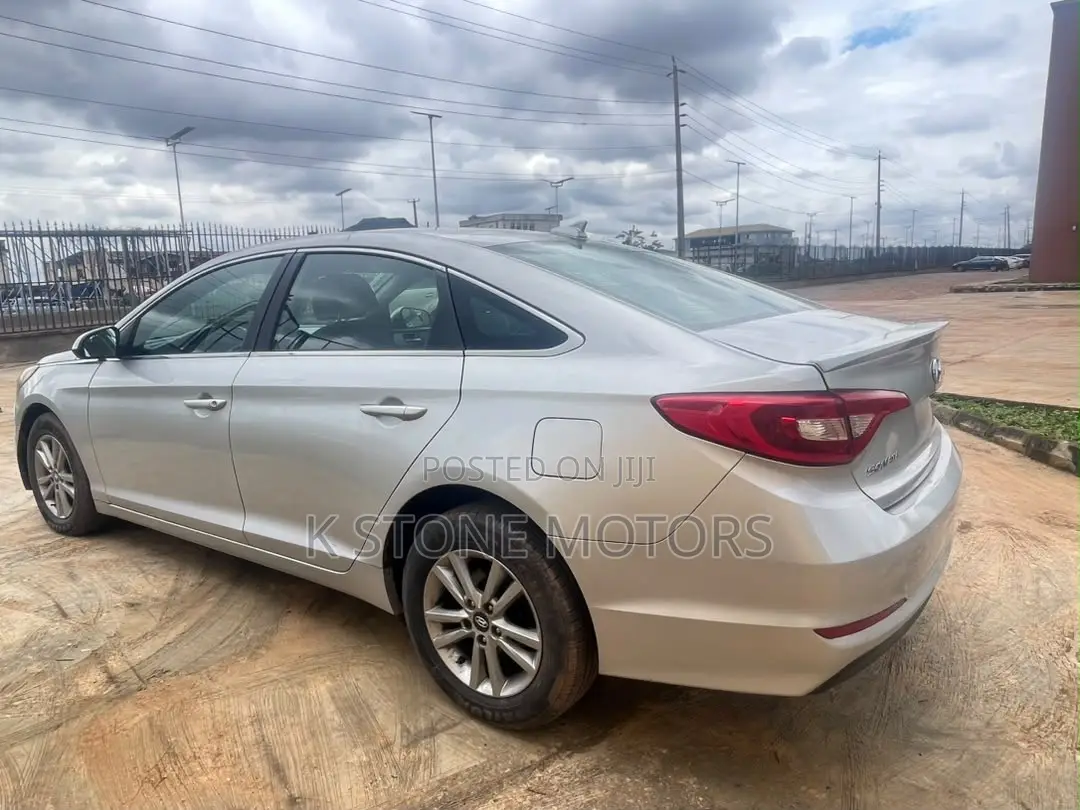 Hyundai Sonata Limited 4dr Sedan (2.4L 4cyl 6A) 2015 Silver