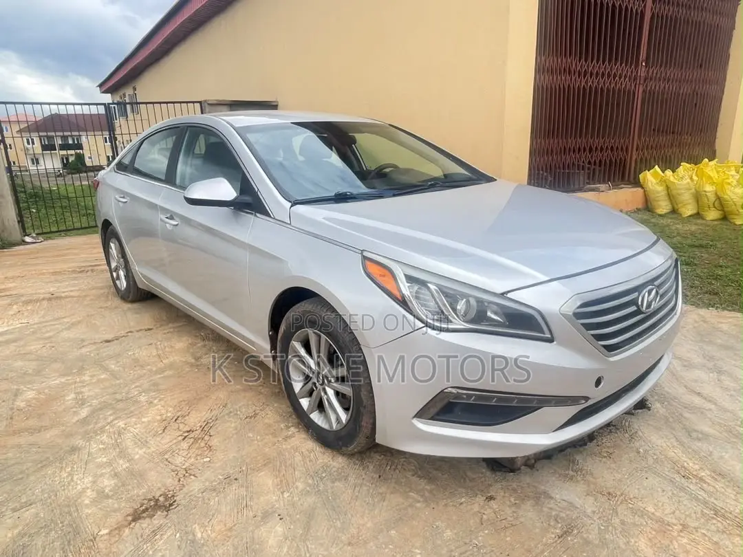 Hyundai Sonata Limited 4dr Sedan (2.4L 4cyl 6A) 2015 Silver