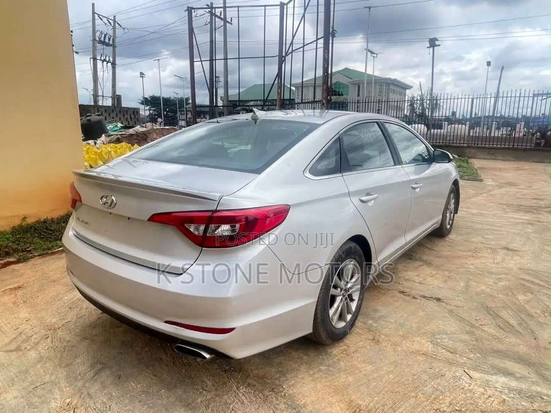 Hyundai Sonata Limited 4dr Sedan (2.4L 4cyl 6A) 2015 Silver