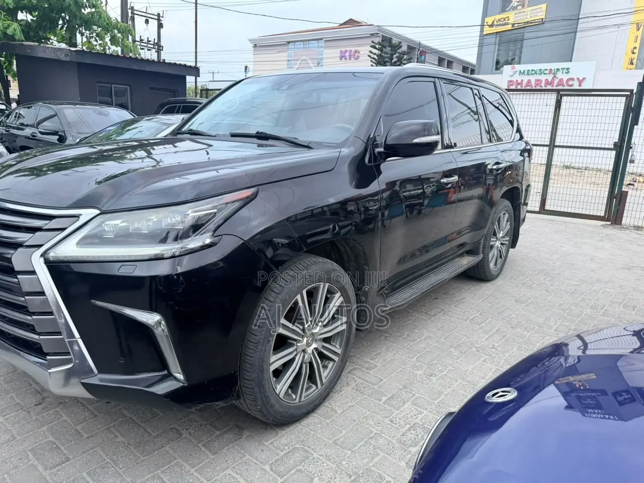 Lexus LX 2016 Black