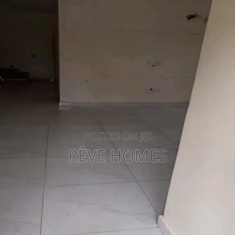 4bdrm Duplex in Medina for rent
