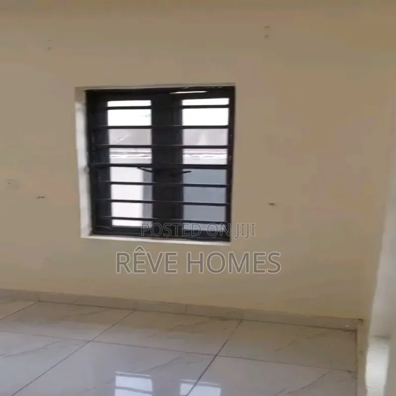 4bdrm Duplex in Medina for rent