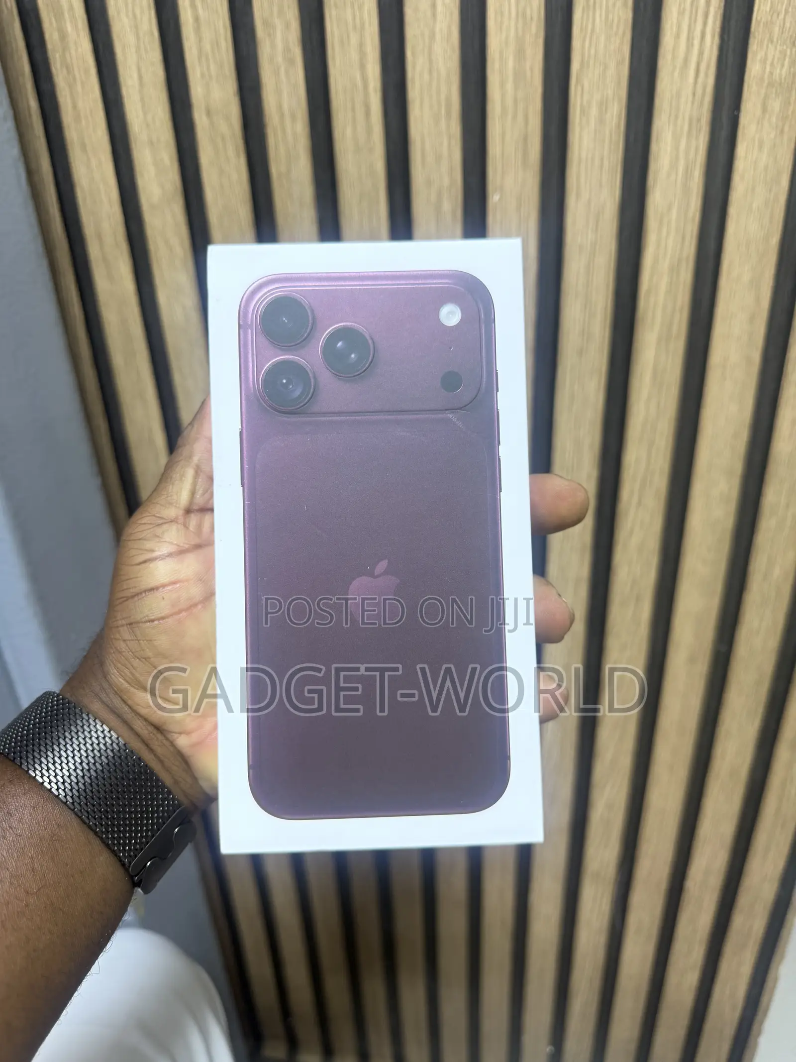 New Apple iPhone 18 Pro Max 1 TB Purple