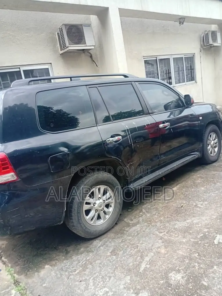 Toyota Land Cruiser 4.6 V8 GX 2010 Black