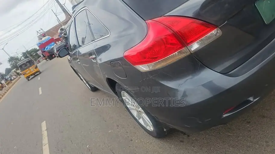 Toyota Venza 2010 Gray