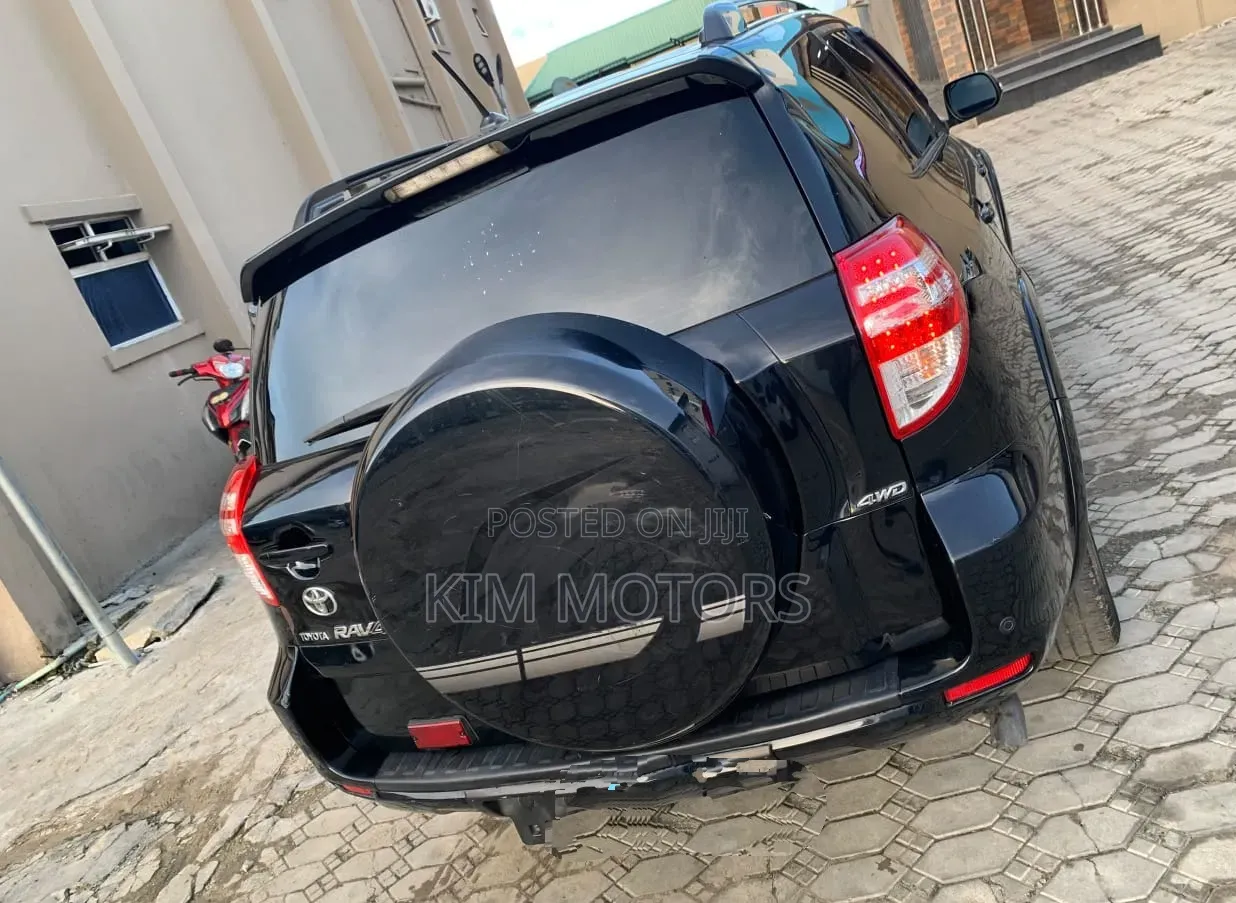 Toyota RAV4 2.5 2012 Black